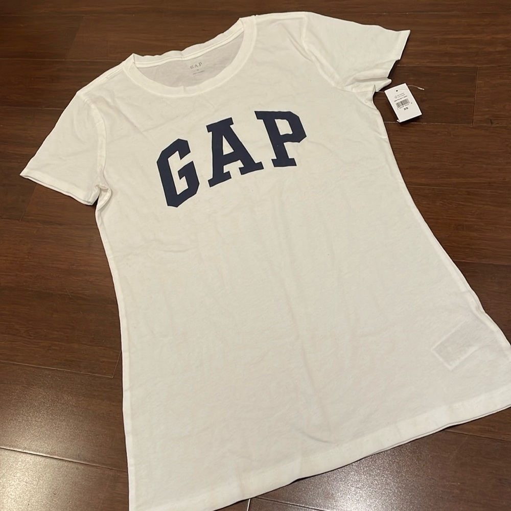 GAP. White Graphic Logo  Tee Shirt